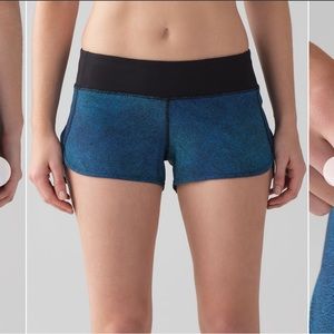 (8) Lululemon Speed Short 2.5” Super Natural Blue Black Medium